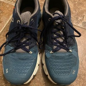 On Cloud Cloudflyer running sneaker